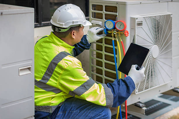 Professional Hvac technician working in Briggs, TX